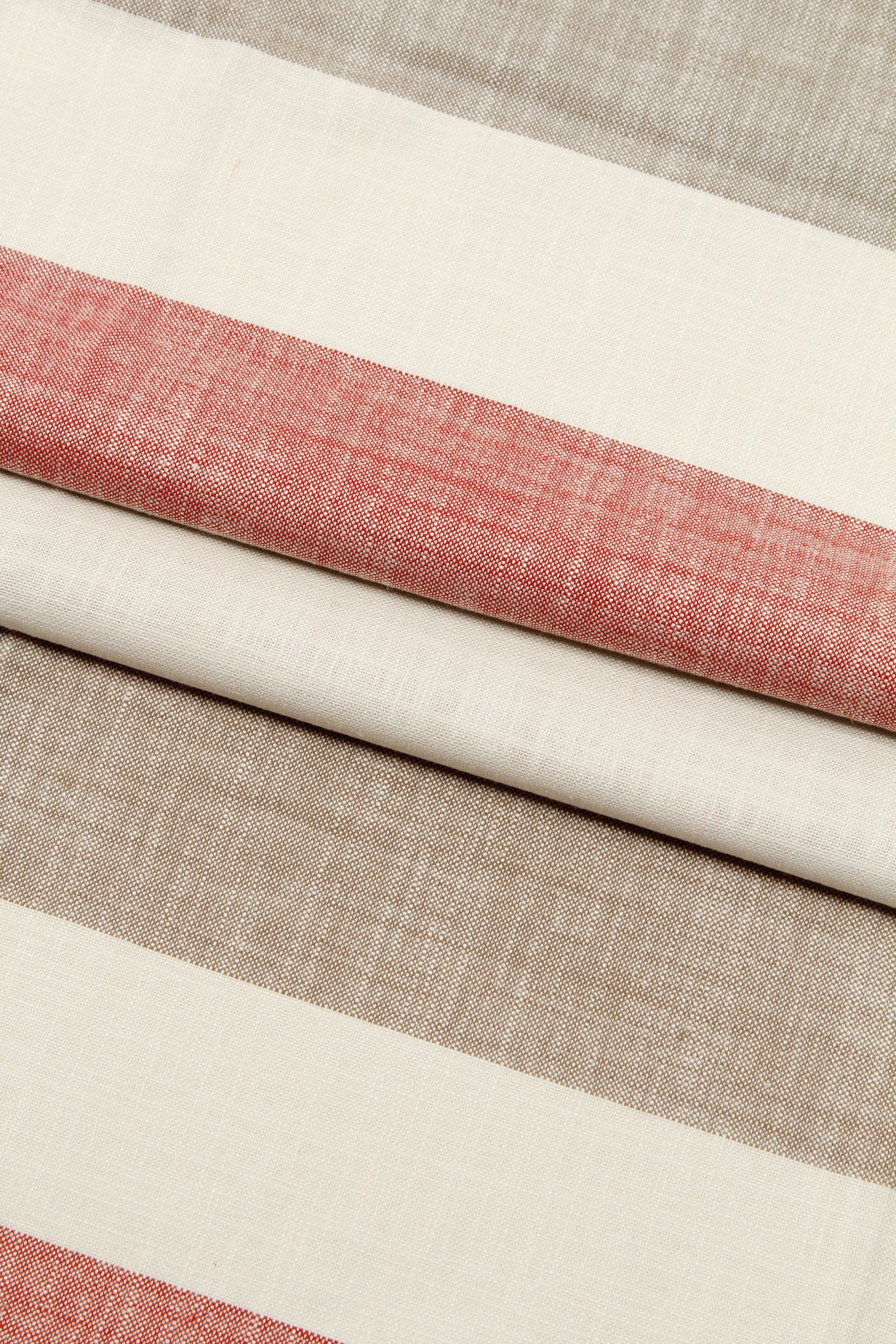 Esplanade Redd (70% Viscose & 30% Linen)