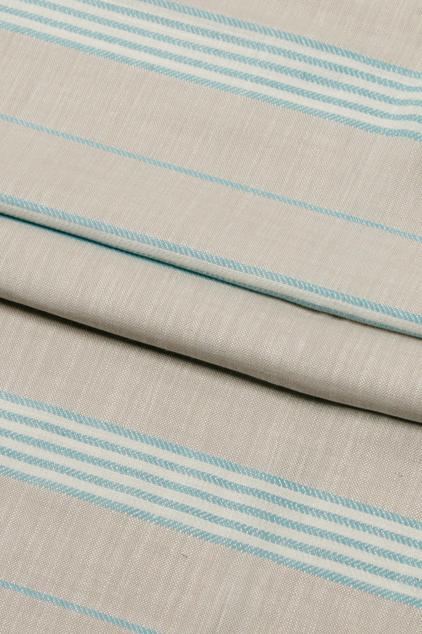 Berkshire Cascade (70% Viscose & 30% Linen)