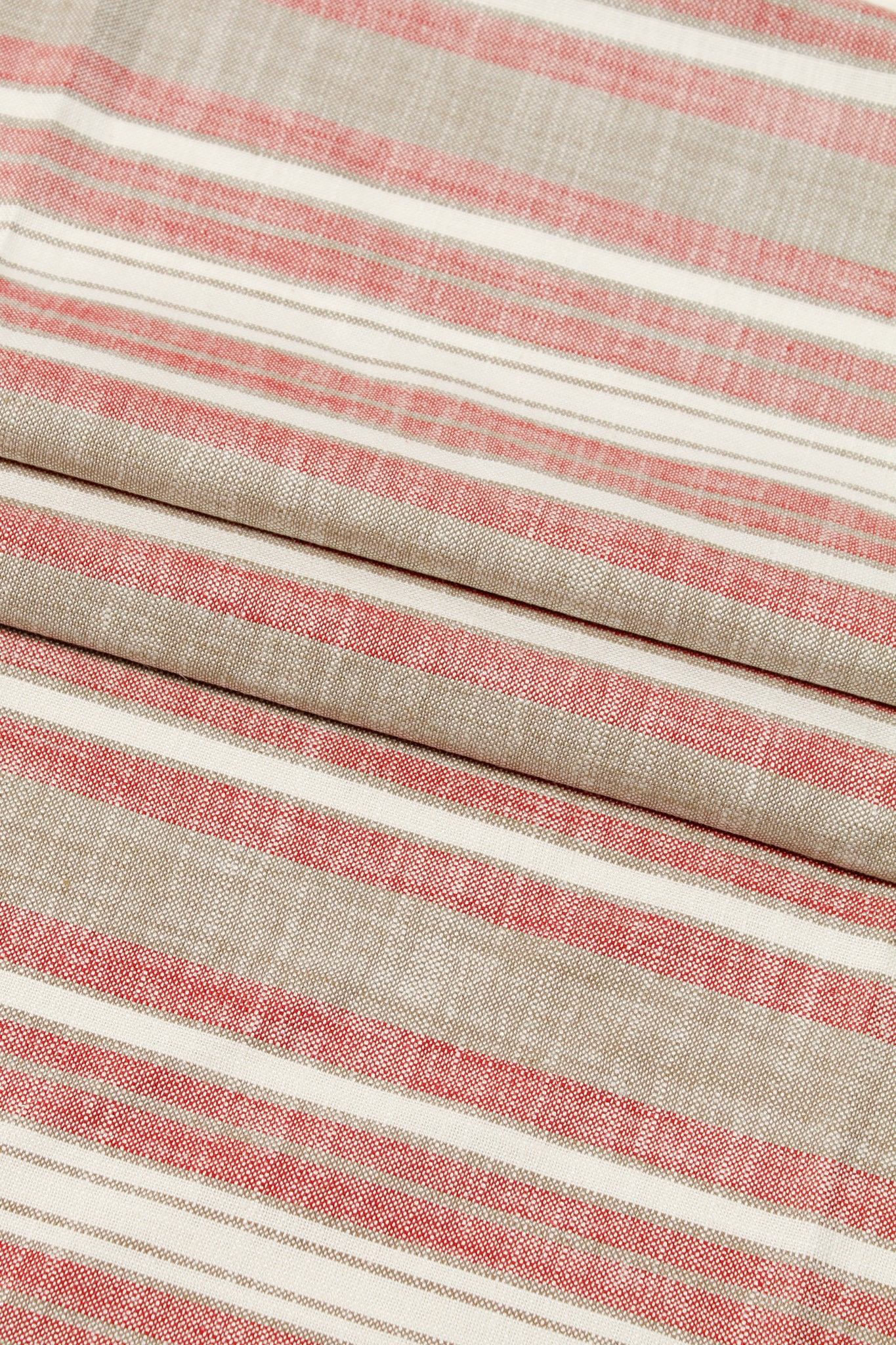 Essex Berry 20 (70% Viscose & 30% Linen)